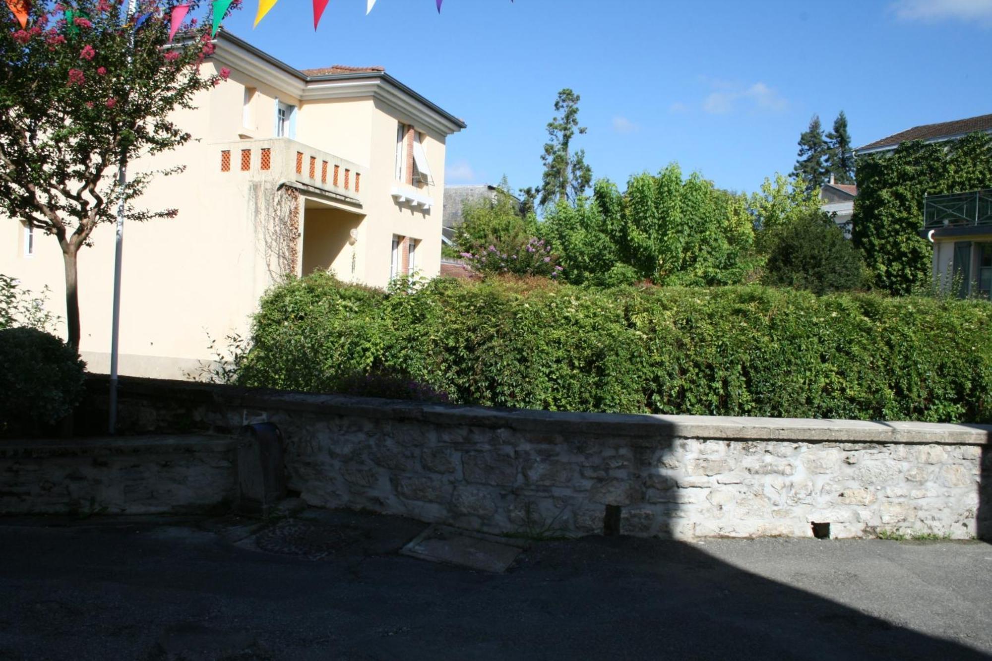 Appartement Le Nid Du Saleys - 70 M2 Centre Ville De Salies-De-Bearn Exterior photo